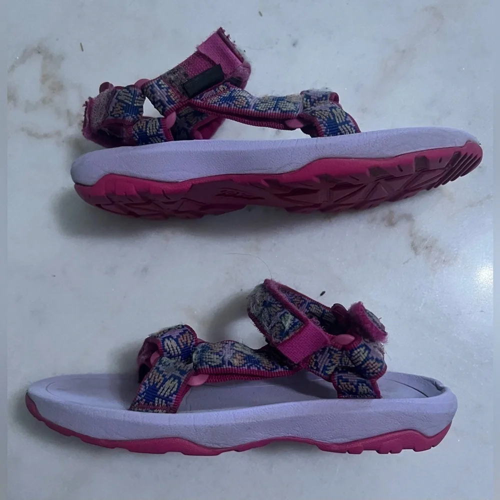 Girls Teva Hurricane XLT 2 Pink And Purple Sport Sandals Size Youth 1.5